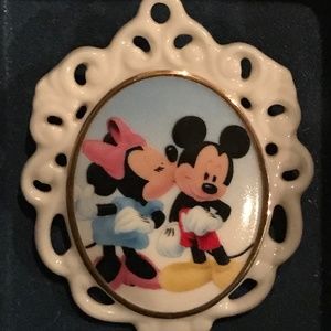 Lenox Mickey & Minnie Brooch- EUC